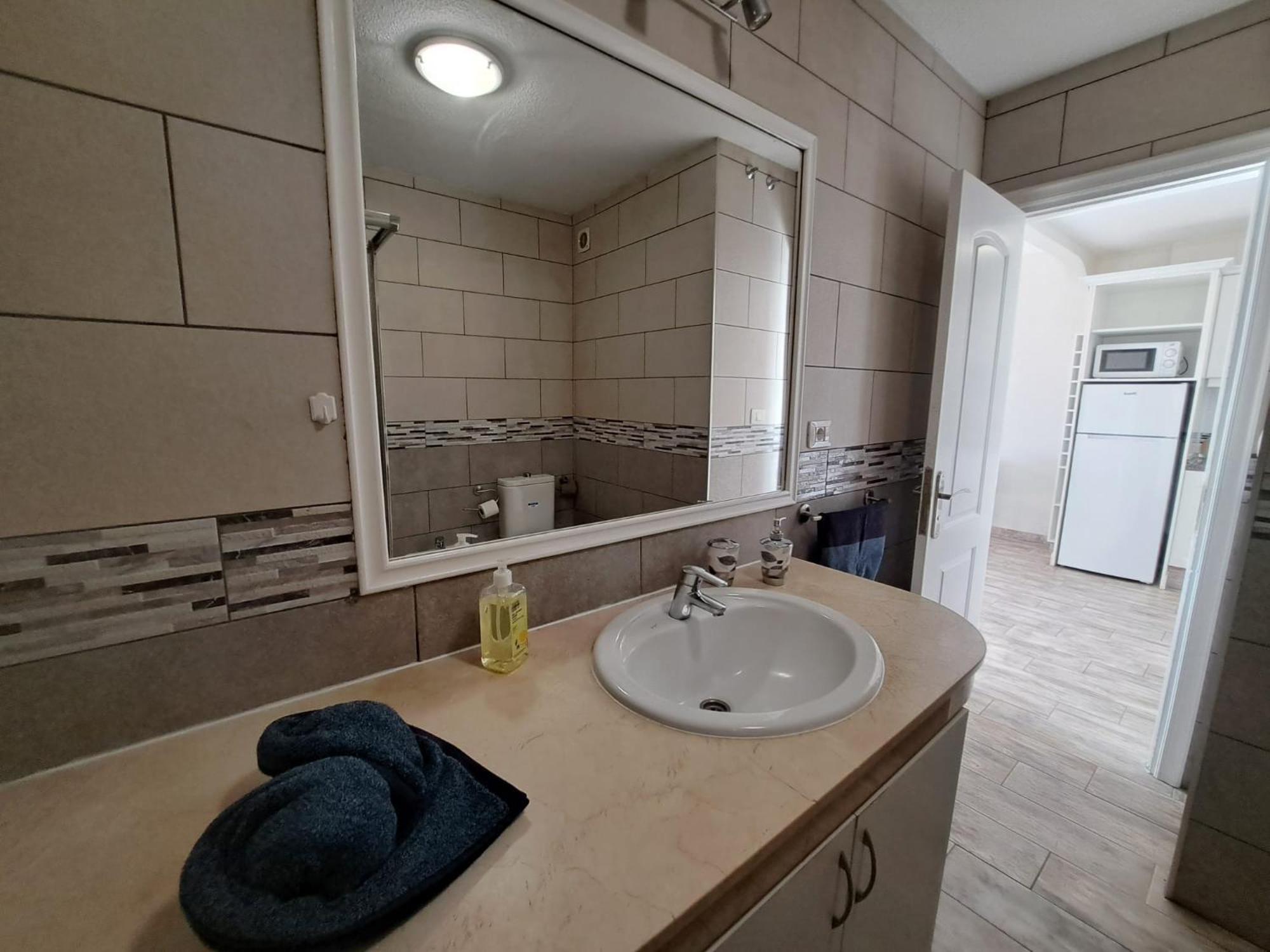 Atlantis 3 One Bedroom, Sea Front, In Complex With Pool Costa Del Silencio Exterior photo